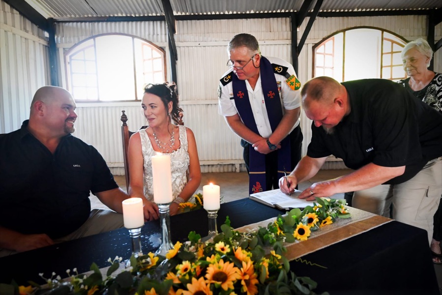Wedding ceremony by Dr. Gerrit Rademeyer in Hankey
